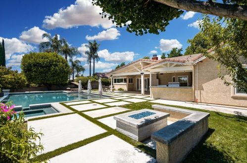 360 Paxton Ct, Upland CA 91784-1373 exterior