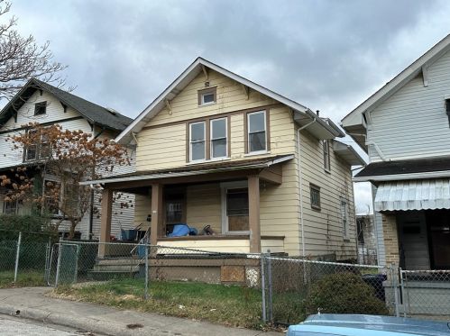 108 Mccandless St, New Kensington, PA 15068-4260