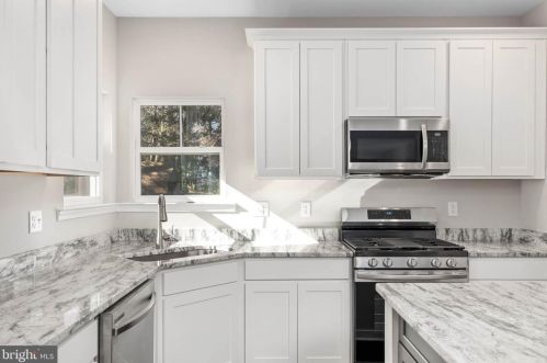 102 Indian Hills Rd, Locust Grove, VA 22508-5214
