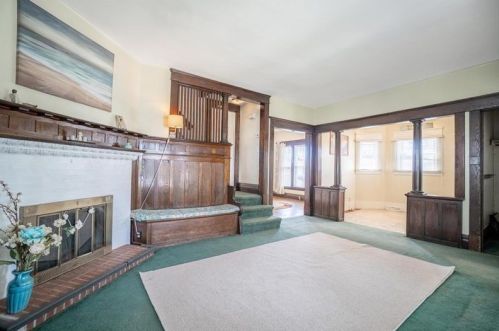 524 Pennsylvania Ave, Oakmont PA  15139-1561 exterior