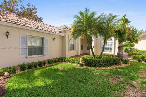1413 James Bay Rd, West Palm Beach, FL 33410-2132