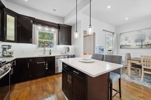 33 8th Ave, Mount Vernon NY  10550-1965 exterior