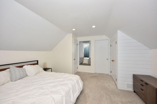 1410 Van Beck Ave, Milwaukee WI 53207-4531 exterior