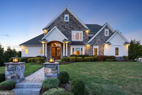 395 Lake Dr, Navy Sup Dpt, PA 17055-7041