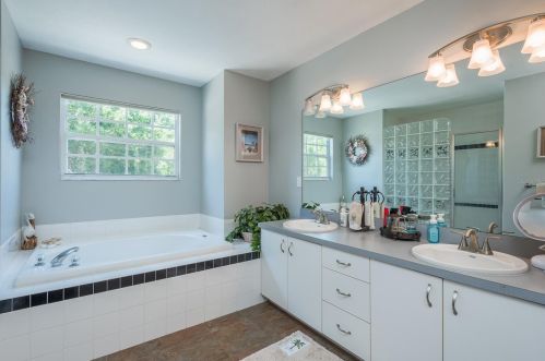 553 Vista Trail Ct, Palm Harbor FL  34683-5260 exterior