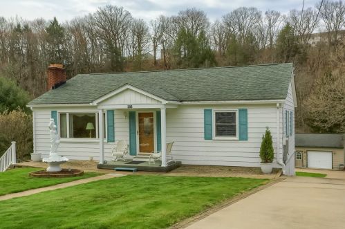 300 Woodland Dr, Imperial, PA 15126-1329