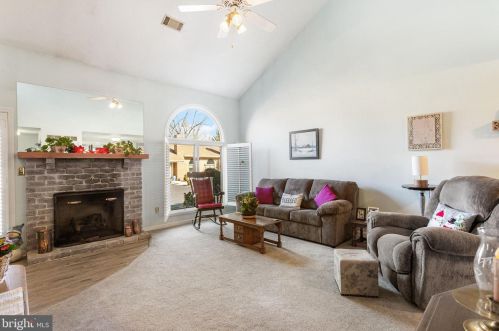 434 Deerfield Dr, Hanover PA  17331-5203 exterior