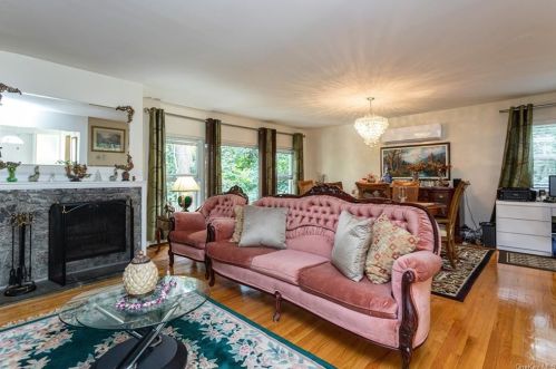 42 Lincoln Pl, White Plains NY  10603-2152 exterior