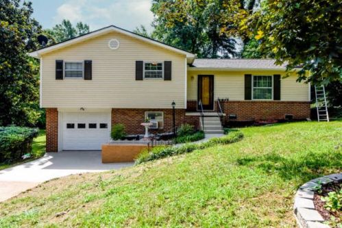 3330 Chantilly Dr, Knoxville, TN 37917-3517
