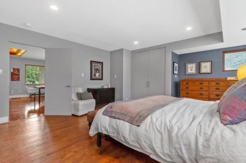 4101 Lk Dr, Milwaukee WI 53211-1720 exterior