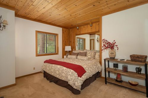 357 Skidder Trl, Truckee CA 96161-3929 exterior