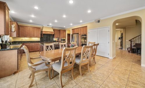 1050 Straightaway Ct, Oceanside CA  92057-1949 exterior