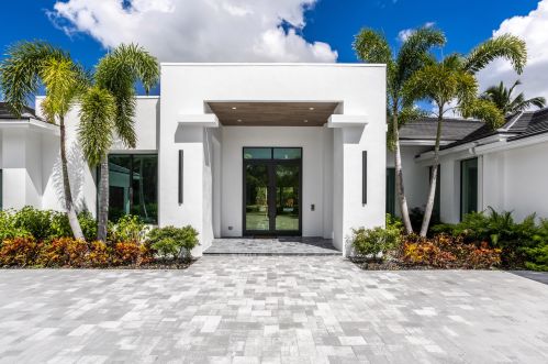 8235 Twin Lake Dr, Boca Raton, FL 33496-1919
