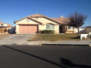 13311 Dos Lomas Way, Victorville CA  92392-6356 exterior