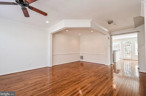 2617 Logan Wood Dr, Herndon VA 20171-4367 exterior