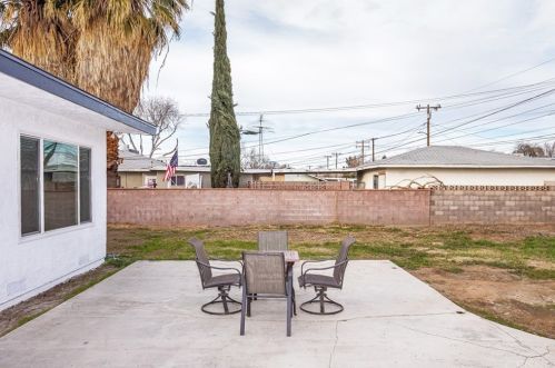 44502 Date Ave, Lancaster CA 93534-3515 exterior