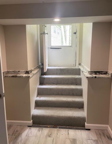 15 Whittier Dr, Seabrook NH  03874-4050 exterior