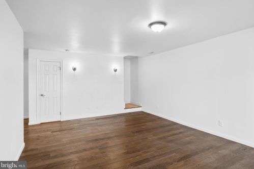 2172 Harbour Dr, Palmyra NJ  08065-1123 exterior