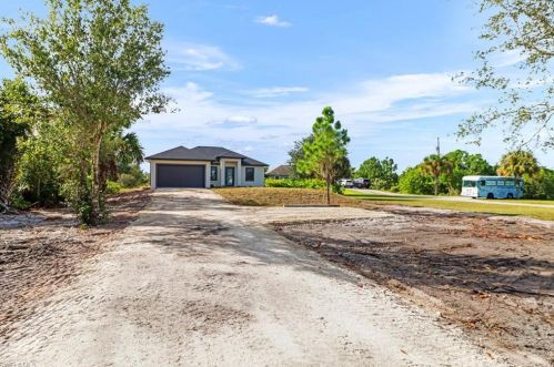3640 68th Ave, Naples, FL 34120-2623