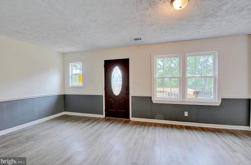 34 King David Dr, Linden VA  22642-6323 exterior