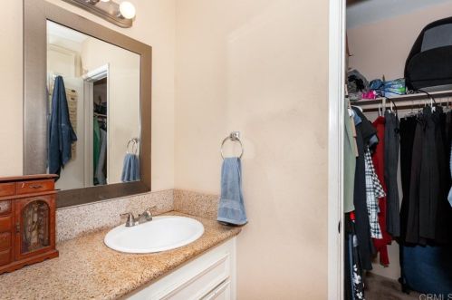 215 Candice Pl, Vista CA  92083-1944 exterior