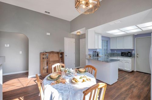 9440 Trenholm Dr, Elk Grove CA  95758-6534 exterior