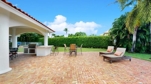 2400 Newbury Ct, West Palm Beach FL  33414-7736 exterior
