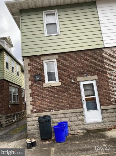 161 Lawnside Ave, Camden, NJ 08108-1937