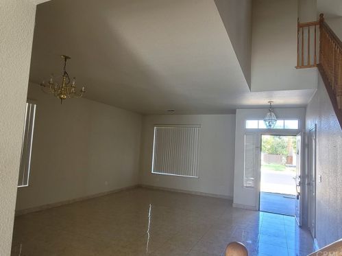 1017 Kathy St, Los Banos, CA 93635-5229