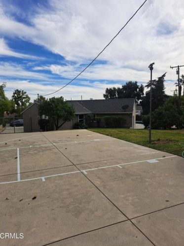 1115 Uintah St, La Canada CA  91011-2355 exterior