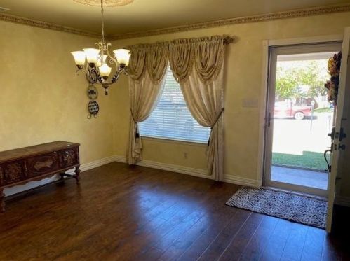 208 Rentz St, Weatherford, TX 76086-5545