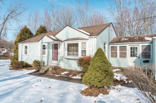 85 Wright Rd, Rocky Hill, CT 06067-2043