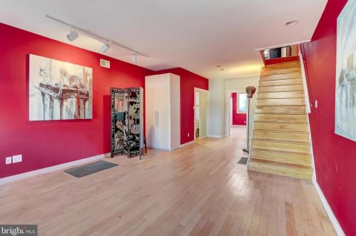 2417 Grays Ferry Ave, Philadelphia PA  19146-2450 exterior