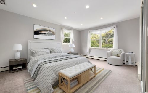 338 Elwood Rd, Elwood NY  11731-2215 exterior