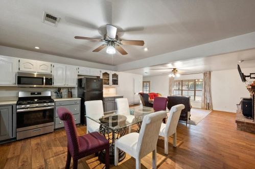 4951 Joe Wilson Rd, Midlothian TX  76065-4518 exterior