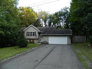1603 Daffodil Ln, Wausau, WI 54401-7504