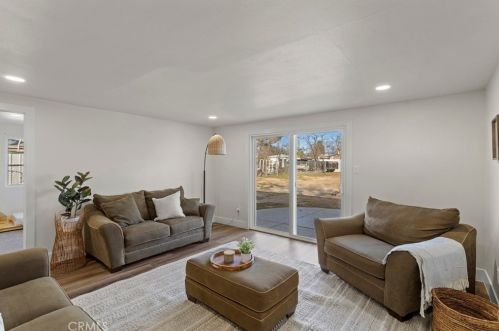 734 Massachusetts Ave, Beaumont CA  92223-2535 exterior