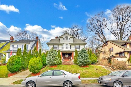 112-15 84th Ave, Jamaica, NY 11418-1246