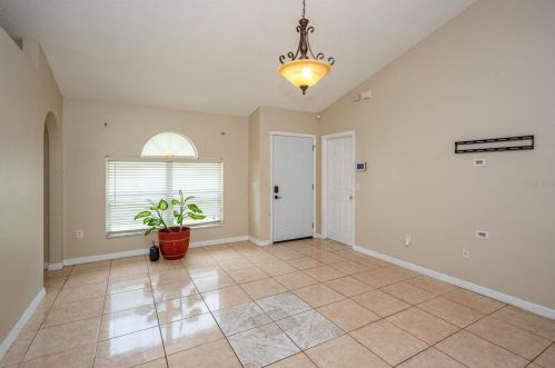 5541 New Cambridge Rd, Orlando, FL 32810-6615