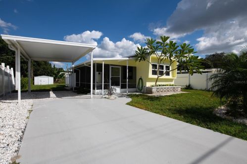 104 Portia St, Nokomis, FL 34275-2856
