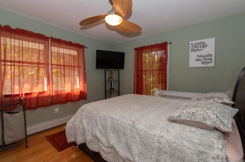 10 Phillips Rd, Norwich CT  06351-7009 exterior