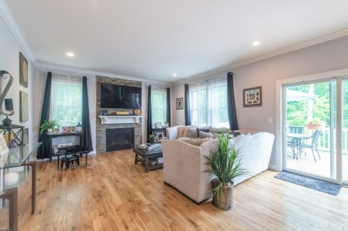 164 Mount Pleasant Ave, West Paterson NJ  07424-2732 exterior