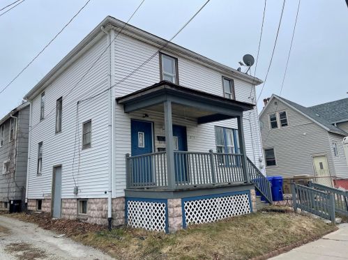 2115 64th St, Kenosha, WI 53143-4858