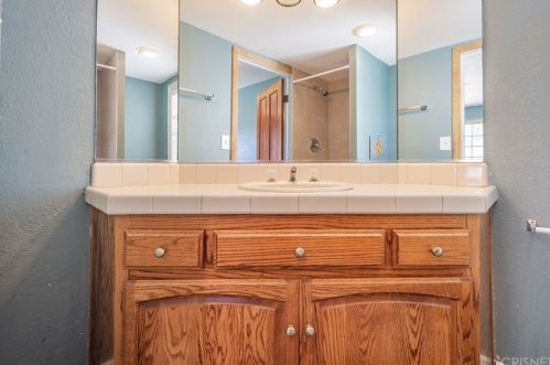 2828 Inyo Cir, Simi Valley CA 93063-2002 exterior