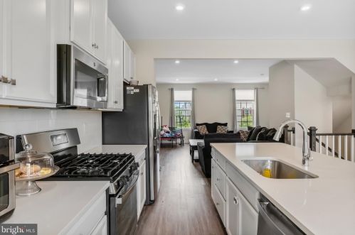 119 Nathan Dr, Riverton NJ  08077 exterior