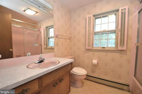 1023 Areba Ave, Swatara PA  17033-2204 exterior