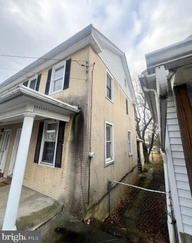 106 Carlisle St, Paradise Park, PA 17068-9766