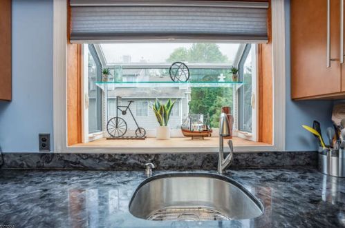 63 Birchwood Rd, Bedminster NJ  07921-1904 exterior