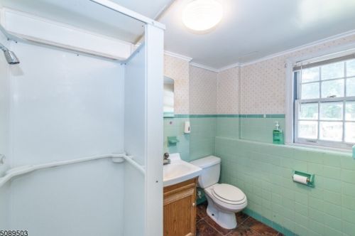 250 Jacksonville Rd, Lincoln Park NJ  07035-1505 exterior