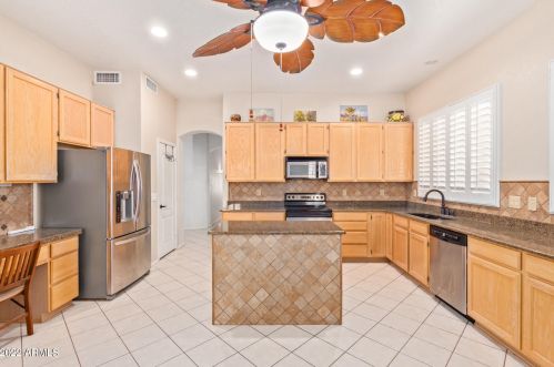 2450 67th St, Mesa, AZ 85215-2235